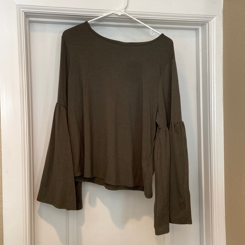 Ava & Viv Size XL Hunter Green Long Bell Sleeved Top